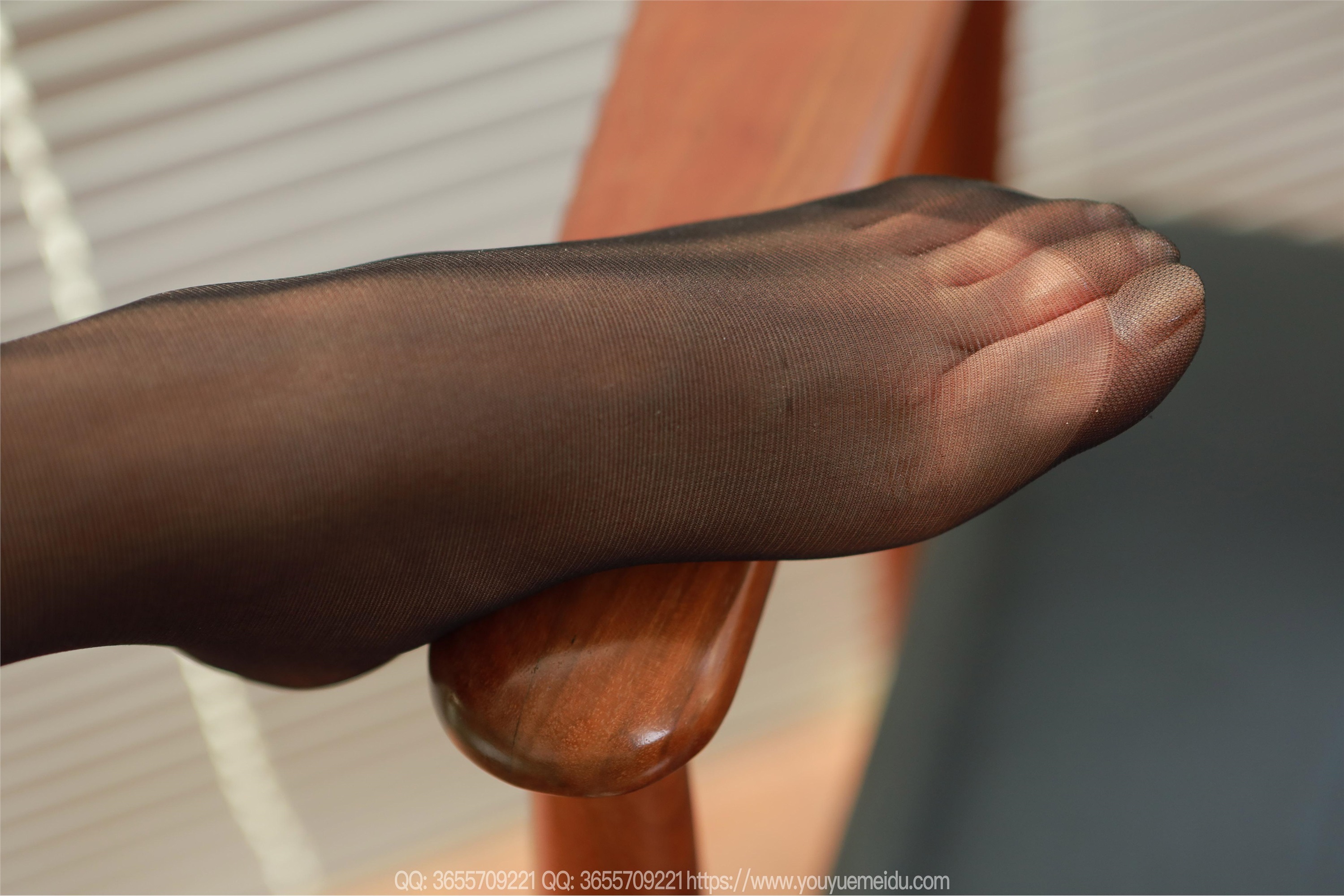 IESS异思趣向  2025.05.01 丝享家 2042 婉萍《紫色意外》